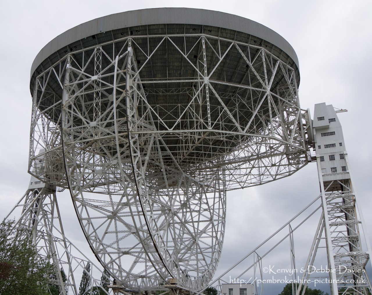 The observatory was established in 1945 by Sir Bernard Lovell, a radio astronomer at the University of Manchester who wanted to investigate cosmic rays after his work on radar during the Second World War.
