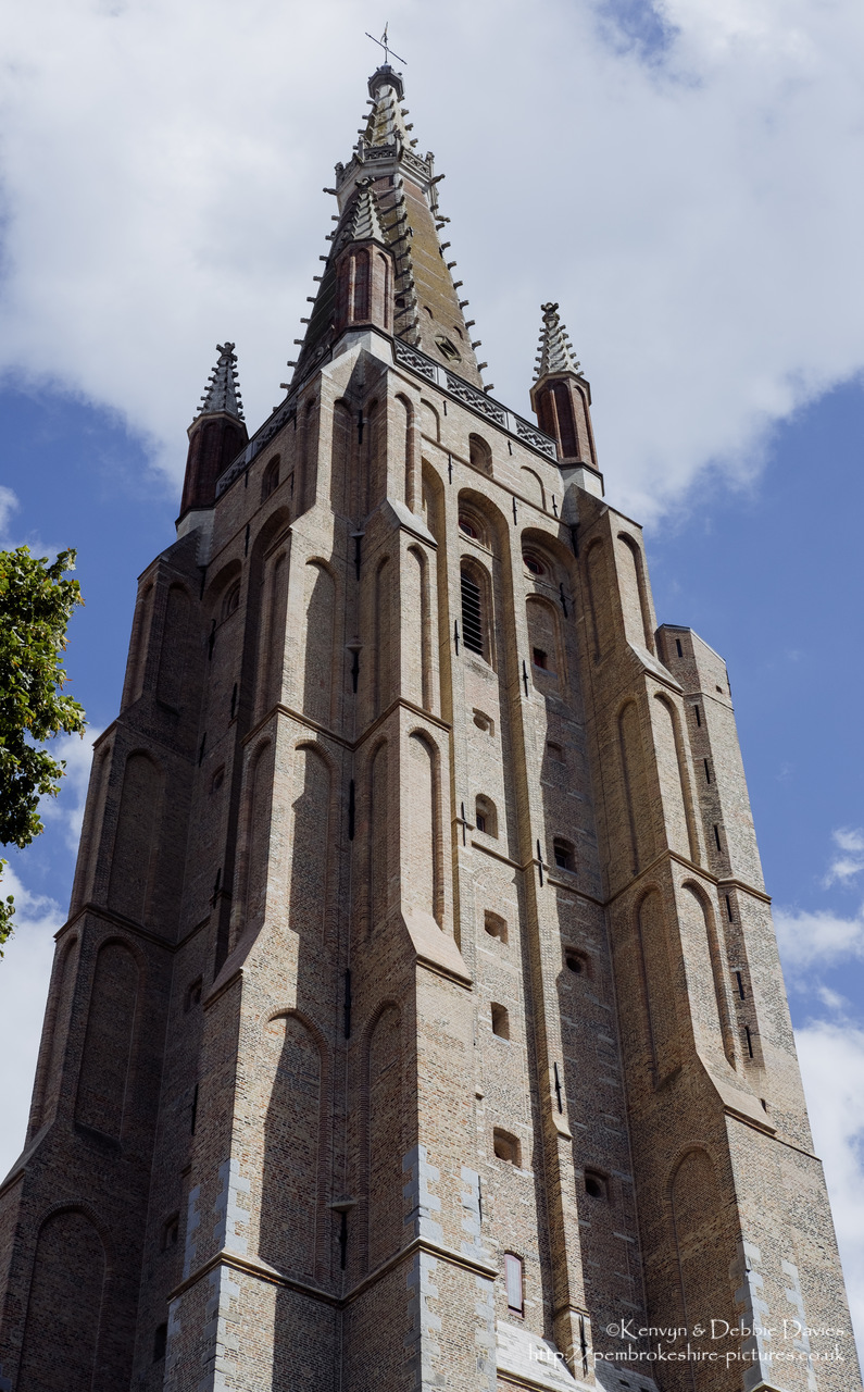 Gothic church, founded in the 13th-century, known for having the only statue by Michelangelo outside Italy.