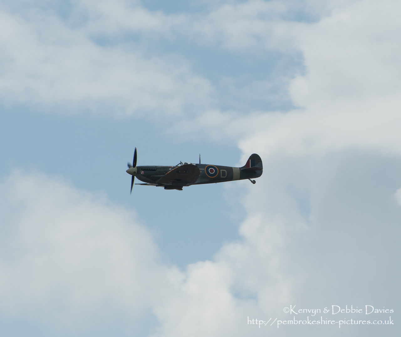 The Wales National Air Show held in Swansea Bay on the 11th and 12th July 2009. This is a Mark 5 SuperMarine Spitfire designation EN951/RF-D "Donald Duck" flown by Don Blakeslee of No. 133  'Eagle' Squadron then Jan Zumbach of 303 Squadron (whose nickname was "Donald Duck").