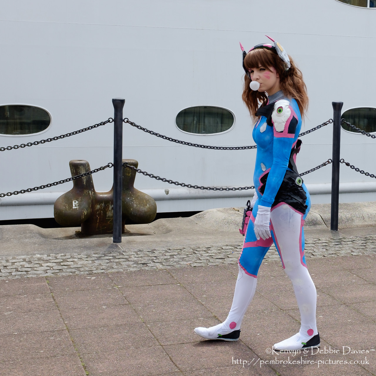 If you can identify the character (or if you are one of the character) then please email me at <a href="mailto:webmaster@pembrokeshire-pictures.co.uk">webmaster@pembrokeshire-pictures.co.uk</a>.