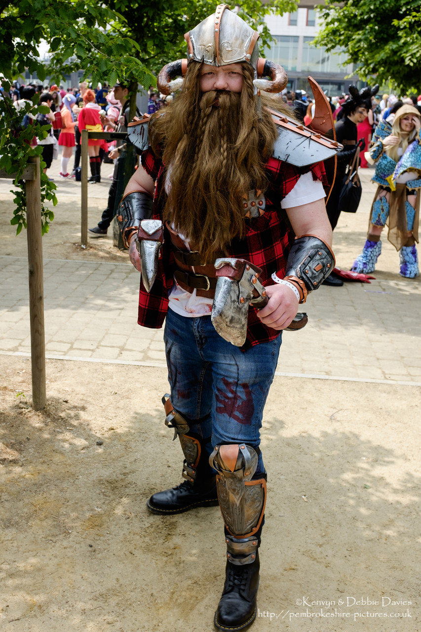 If you can identify the character (or if you are the character) then please email me at <a href="mailto:webmaster@pembrokeshire-pictures.co.uk">webmaster@pembrokeshire-pictures.co.uk</a>.