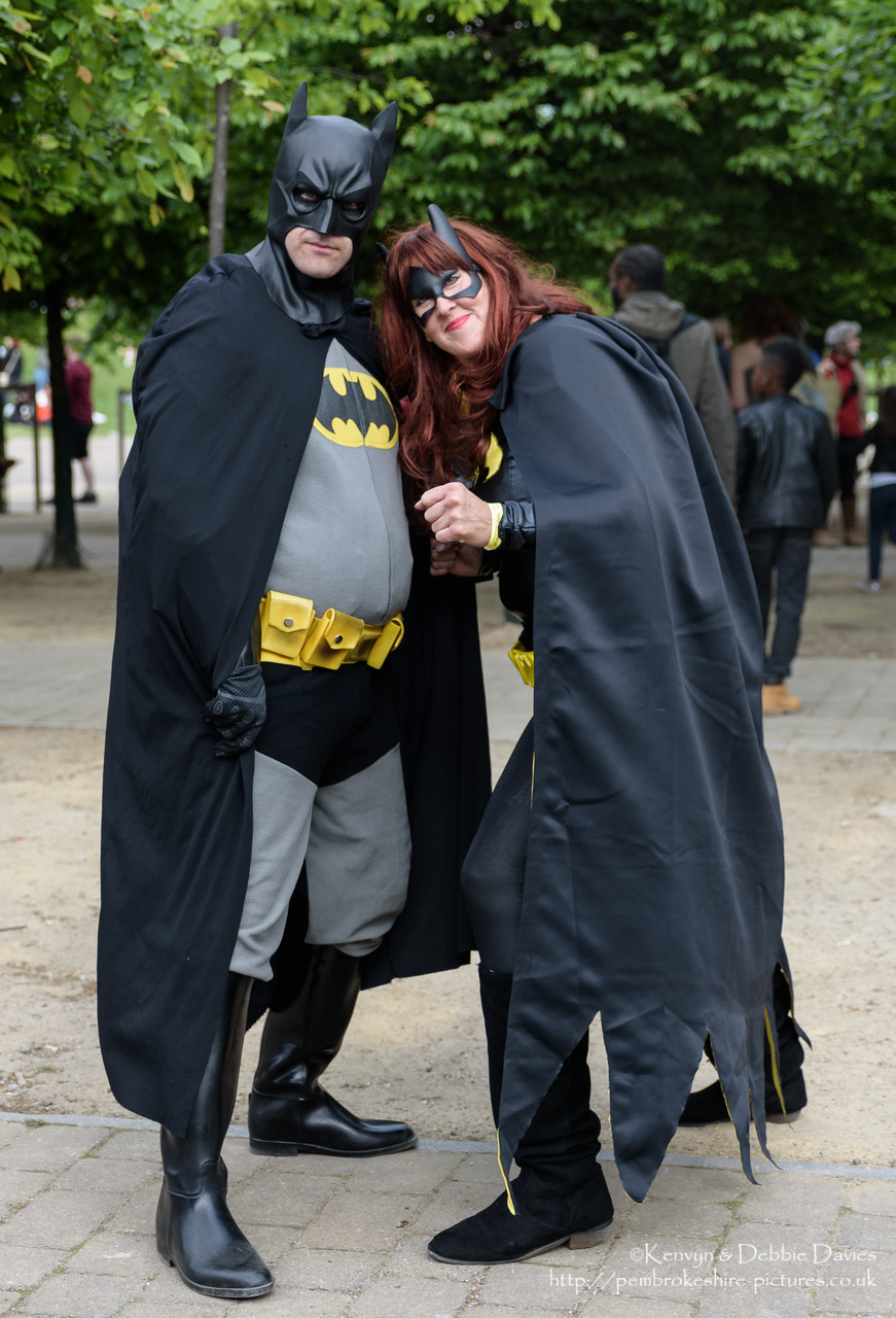 In my haste (read lack of experience) I forgot to take Batmans card so I'll have to get hold of one of those search light things.