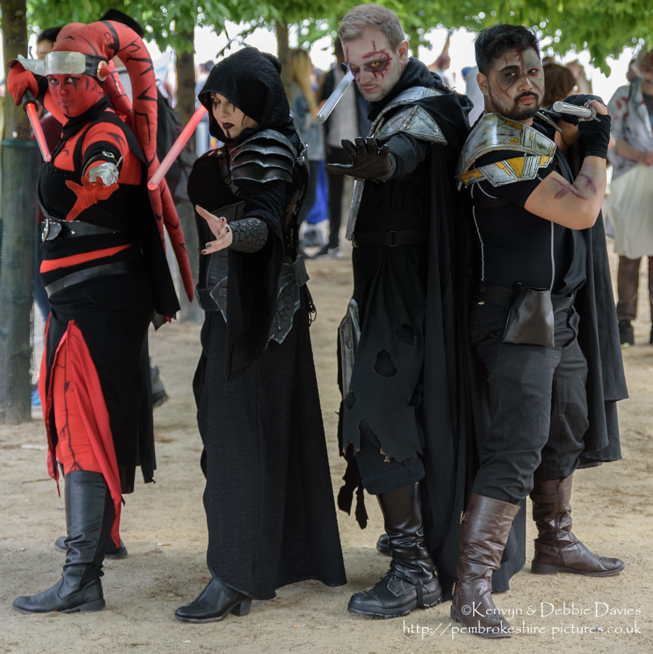 <br/><br/>Little Miss Metamorph: https://www.facebook.com/Littlemissmetamorphcosplay/<br/><br/>D2SCosplay: https://www.facebook.com/D2sCosplay<br/><br/>J-Ney Antique: https://www.facebook.com/ManticoreCosplay