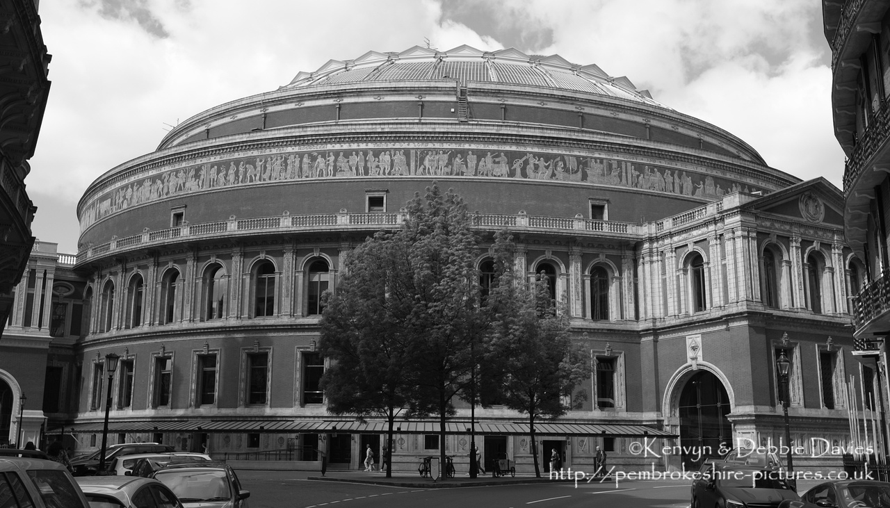 The Hall is a Grade I Listed building; and has been in continuous use since it was opened in March 1871. It was always conceived as a multipurpose building to host not only concerts of music but exhibitions, public meetings, scientific conversations and award ceremonies.