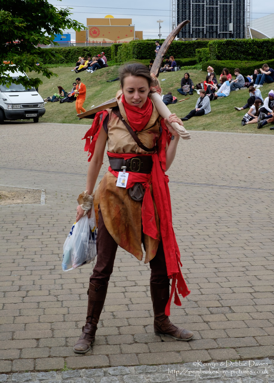 If you can identify the character (or if you are the character) then please email me at <a href="mailto:webmaster@pembrokeshire-pictures.co.uk">webmaster@pembrokeshire-pictures.co.uk</a>.