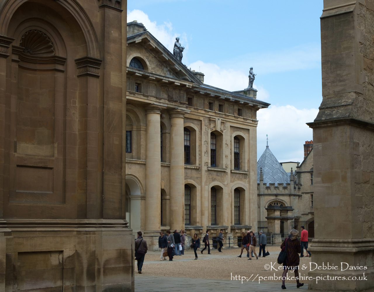 Built in 1712 by the Oxford University Press for the University's printing, the building is now part of the Bodleian Library.