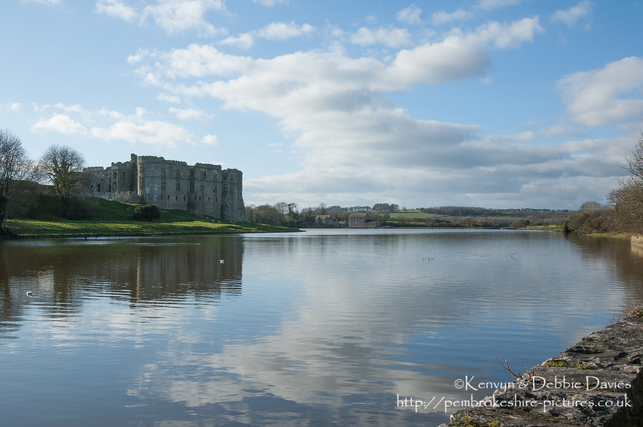 The present structure of Carew Castle was built by Sir Nicholas de Carew in the 13th Century. The last tournament of knights in Wales was held here by Sir Rhys ap Thomas in 1507, with over 600 knights attending. After changing hands several times it reverted to the de Carews and was finally abandoned in 1686.