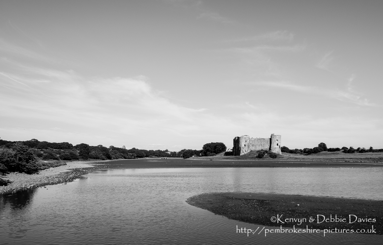 The present structure of Carew Castle was built by Sir Nicholas de Carew in the 13th Century. The last tournament of knights in Wales was held here by Sir Rhys ap Thomas in 1507, with over 600 knights attending. After changing hands several times it reverted to the de Carews and was finally abandoned in 1686.