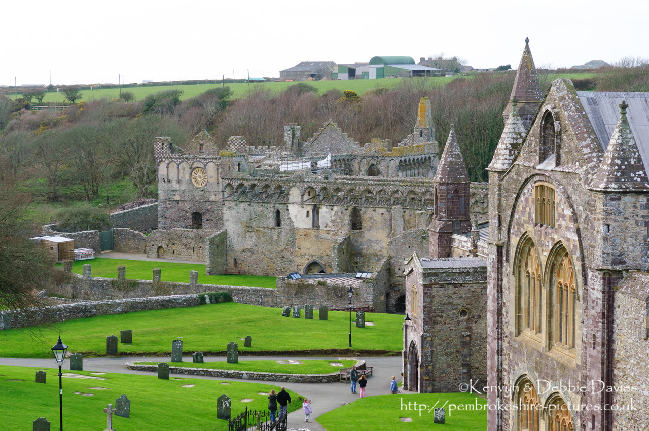 Originally a monastery built in the 6th Century, the remaining ruins date from the 13th and 14th century.<br/><br/>http://http://www.stdavidscathedral.org.uk