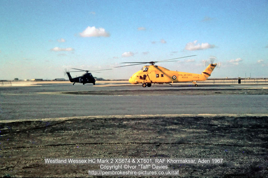 Westland Wessex HC Mark 2 XS674 & XT601, RAF Khormaksar, Aden 1967