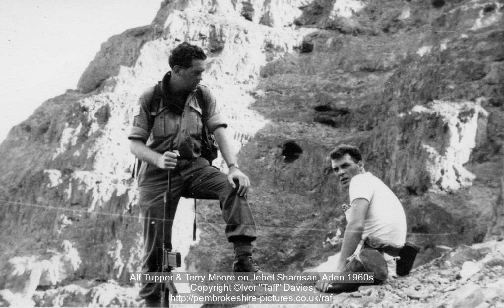 Alf Tupper & Terry Moore on Jebel Shamsan, Aden 1960s