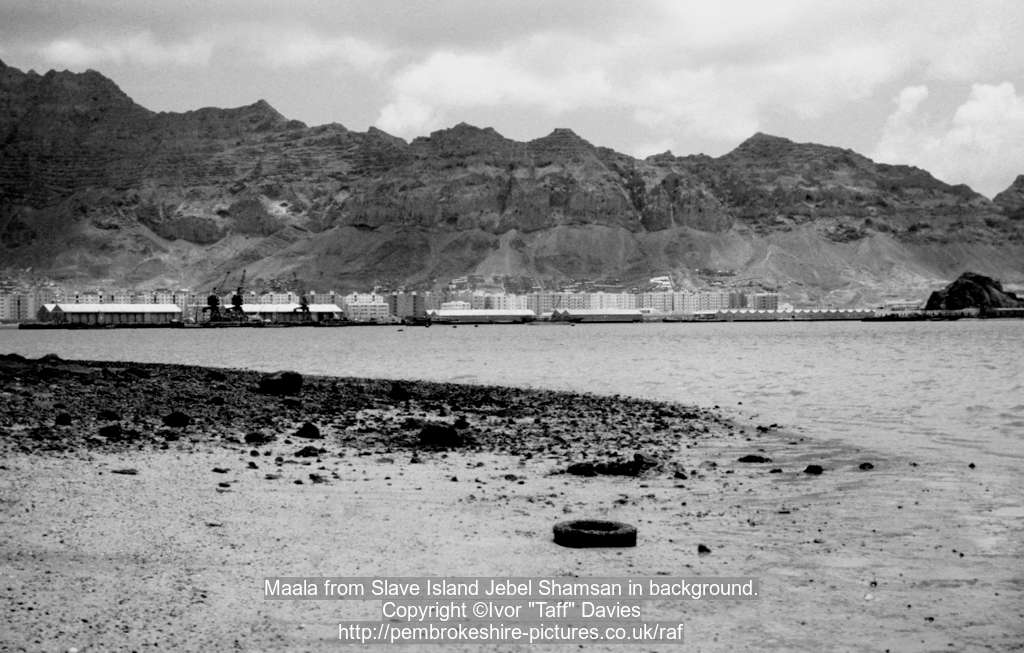 Maala from Slave Island Jebel Shamsan in background.