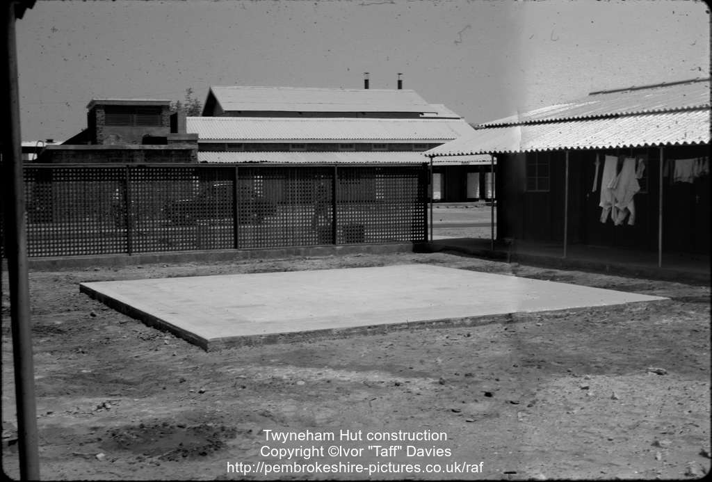 Twyneham Hut construction